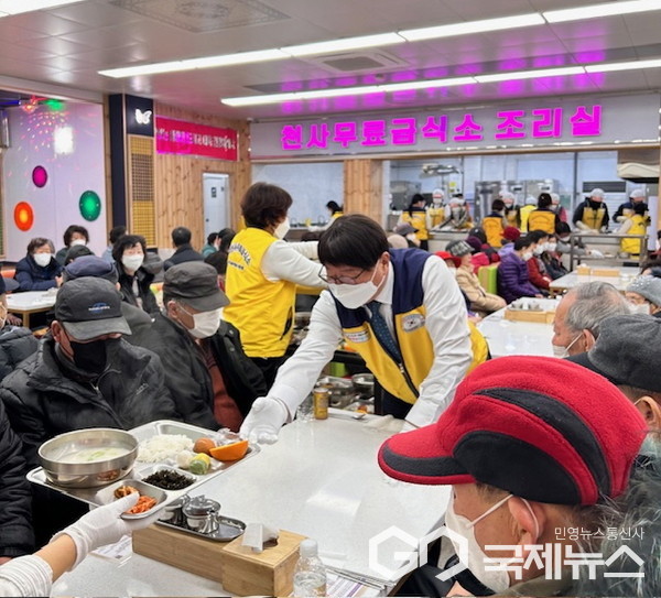 김희옥 김제부시장, 천사무료급식 사랑의 봉사 활동 펼쳐