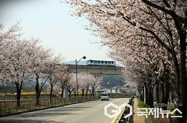 용인경전철 봄철 나들이 여행객 위해 안전인력 확대한다