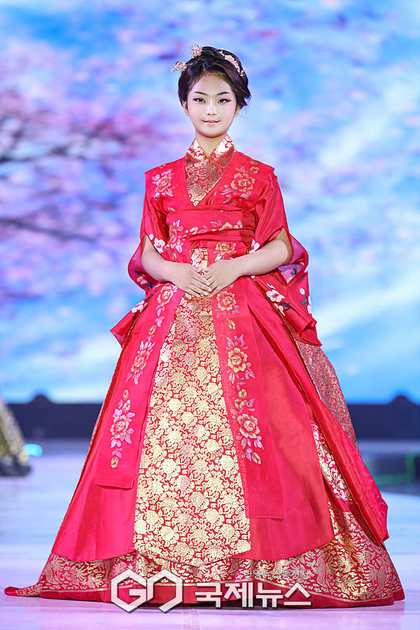 [GJ포토] 키즈 모델 김리하, 러블리한 매력(김정아 우리옷 한복 패션쇼)