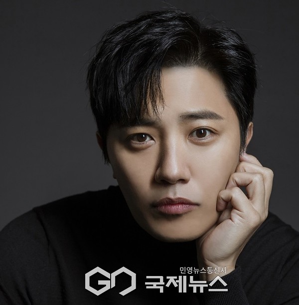 '명품 배우' 진구, JTBC 새 드라마 '신입사원 강회장' 출연 확정!
