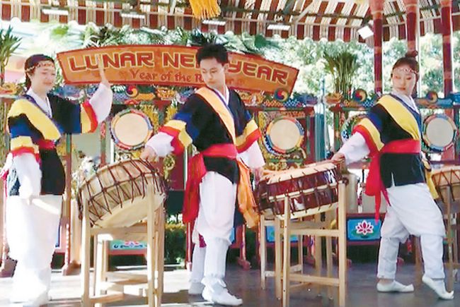  유희자 국악무용연구소 디즈니랜드 설 축제 공연 