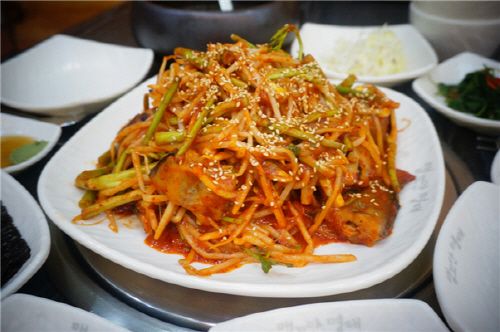  포천 송우리 맛집의 ‘명태콩나물찜’, “먹을수록 당기는 매운 맛이 비결” 