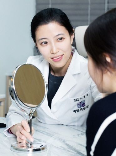  미엘피부과 조현희 원장이 강조하는 피부과 사마귀 치료 