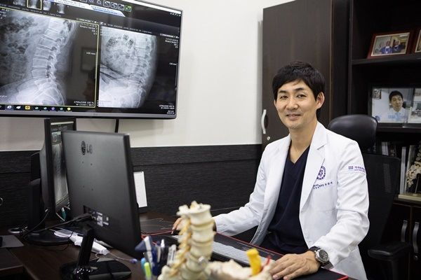  목통증, 어깨통증으로 의심되는 목디스크, 고주파 열에너지로 치료한다 