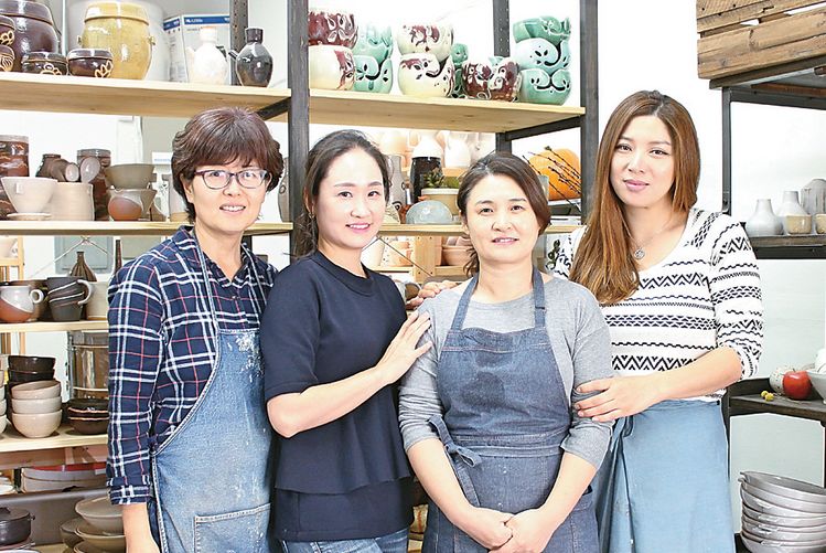 인우 도자기 공방 첫 회원전