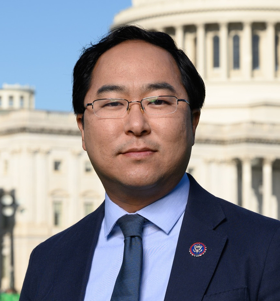앤디 김, 뉴저지주 연방상원 민주당 후보 토론회서 집중 공격당해