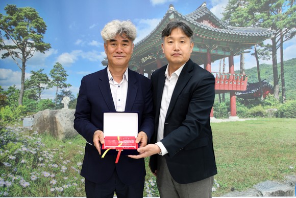 G1 방송, 인제군청 최용순 주무관에 감사패 전달