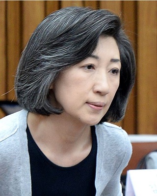 최은영 유수홀딩스 회장, 개인재산 100억원 긴급 지원