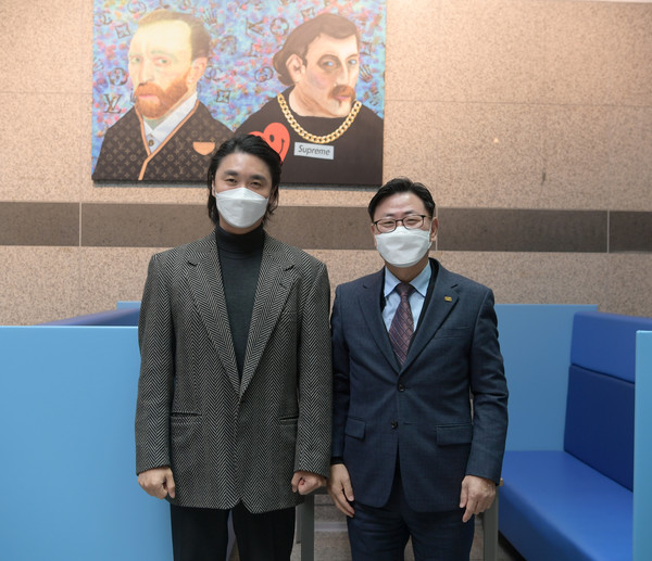 배드보스 팝아트 작품 18세기 어느 두 화가 오산시에 기증