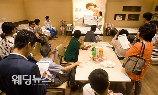 에몬스 명품 가구로 이케아에 맞설 것