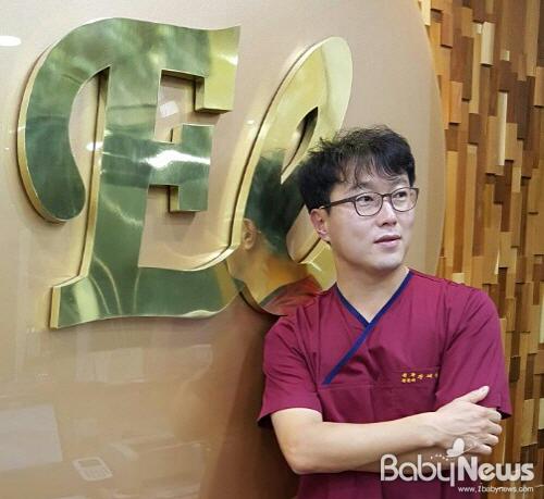 동안얼굴 되찾아 주는 필러 시술로 연말모임도 당당하게