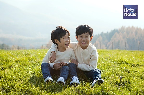 엄마쟁탈전 벌이는 형제, 누구 편 들어야 할까?