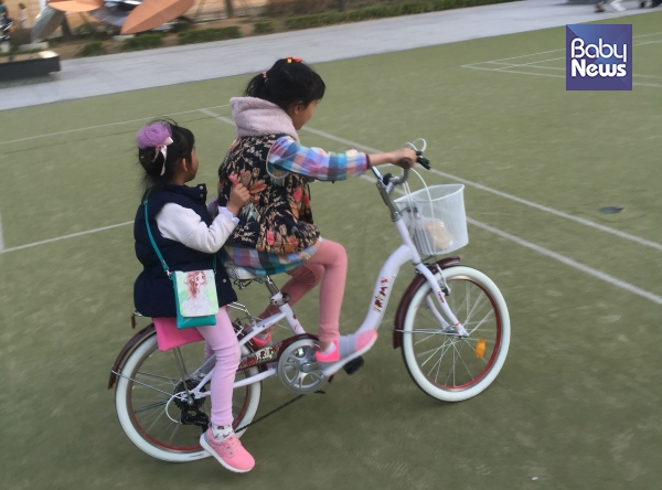 아이가 두발자전거를 처음 타던 날