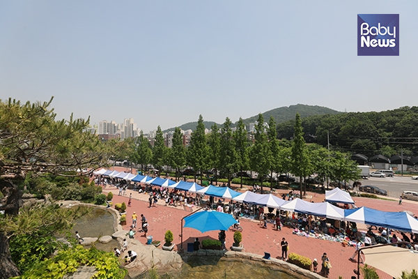 맘앤대디 플리마켓 인산인해