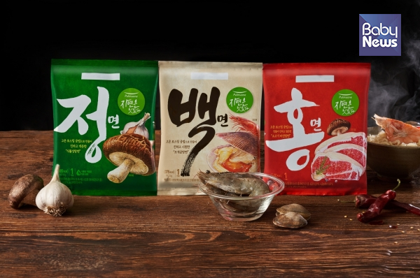 풀무원, 라면 브랜드 자연은 맛있다 정·백·홍, 국내 대표 패키지 디자인상 수상
