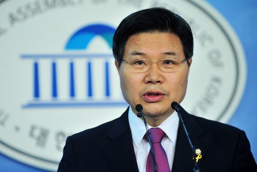 홍문종 측근, 국제학원 불법 운영하다 적발