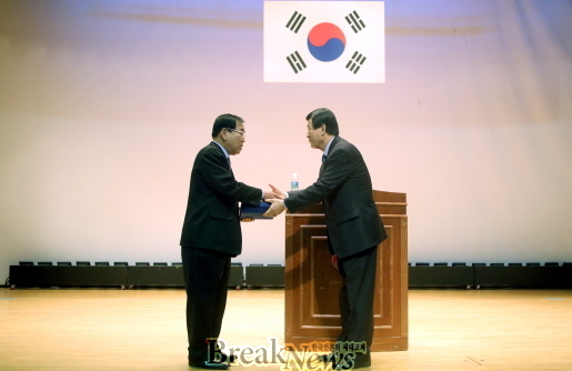 김준성 영광군수, 엽연초생산협동조합으로부터 ‘감사패’ 받아
