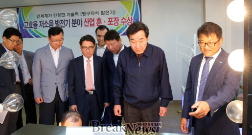 이낙연 전남지사, 지역 강소기업 ㈜썬테크 방문