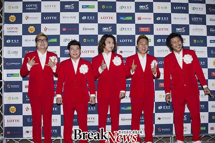 ［포토］장미여관, 강렬한 레드가 잘어울리는 다섯남자 (원케이콘서트)