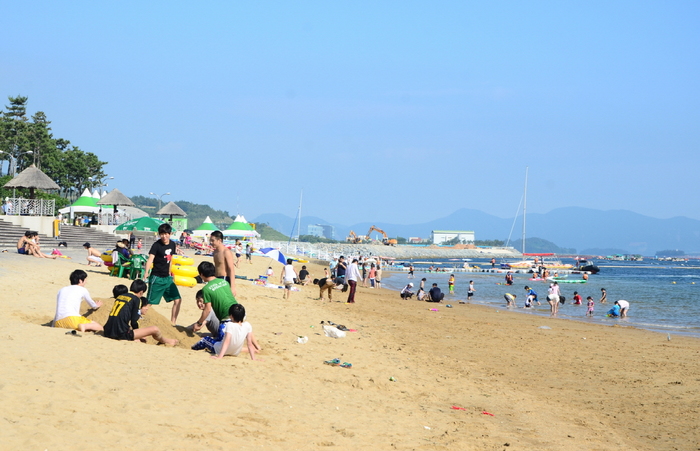 여수 만성리검은모래해변·웅천친수공원 해수욕장 9일 개장