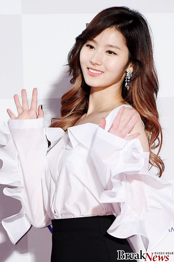 ［포토］트와이스 사나, 헤어스타일까지 완벽한 여신