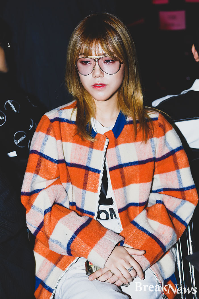 ［포토］새소년 황소윤, 패션위크 왔어요