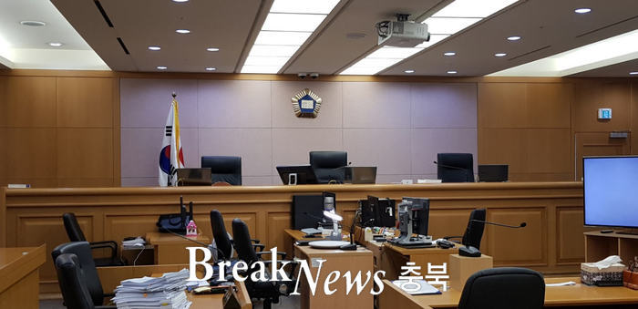 2심 재판부, 임기중 의원 1년ㆍ박금순 전 의원 10월 선고 