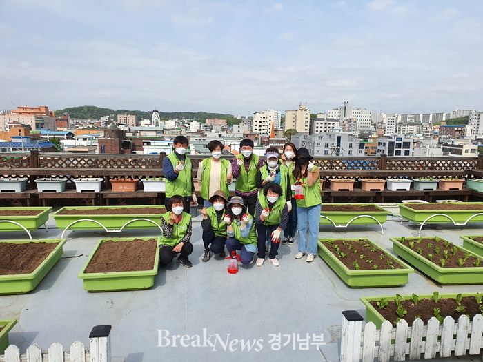 오산시, 중앙동 옥상텃밭밭 ‘해뜰농장’에 봄농사 시작