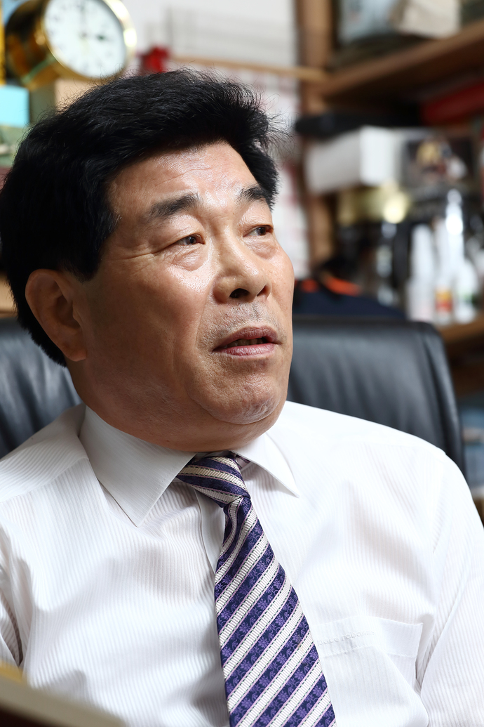 四柱에서 정인(正印)·편인(偏印)의 동시등장은 생모·서모가 한집에 있는 셈
