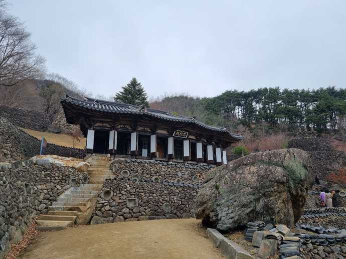 [현지 르포]경남 하동군 삼성궁...대지를 디자인한 천재 한풀 선사