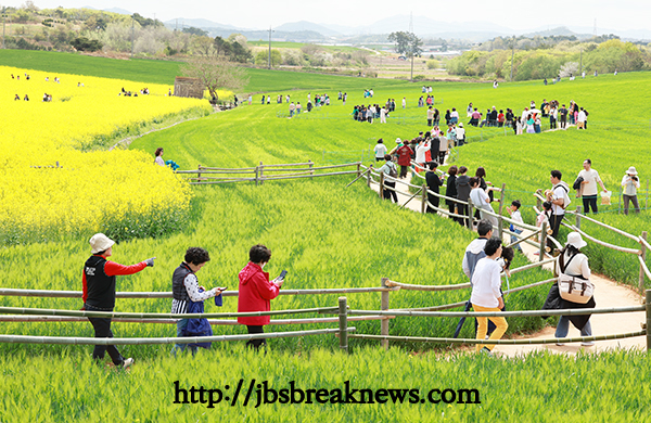 제22회 고창 청보리밭 축제 폐막