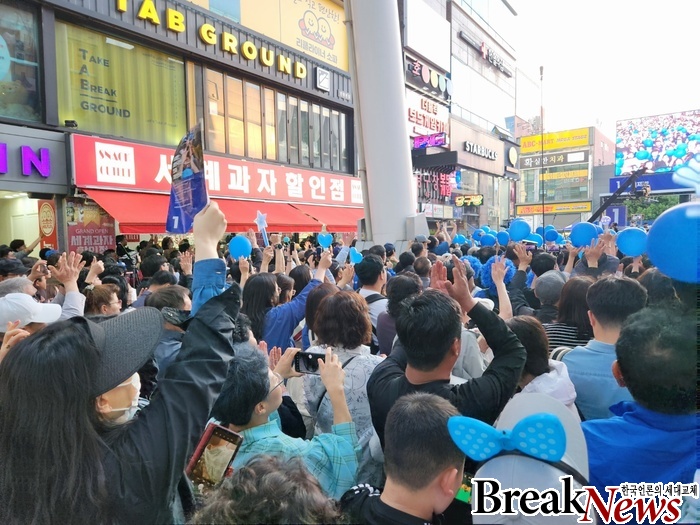 <포토뉴스> 선거운동 첫날, 대전 찾은 더불어민주당 이재명 후보