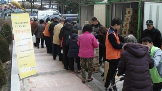 온양6동, 푸드뱅크와 함께 사랑의 식료품 전달