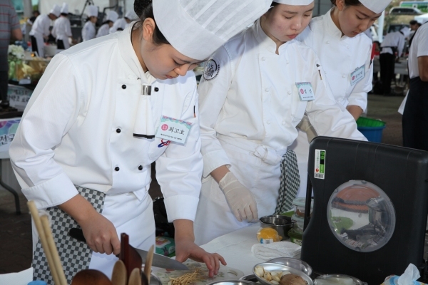 전국최고 인삼약초 맛 선생, 금산인삼축제서 만난다