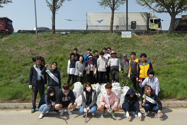 충무교육원, 깨끗한 아산 곡교천 환경정화