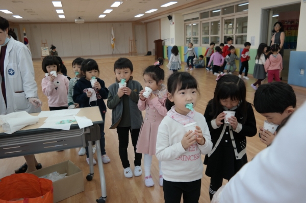 내포유치원. 바른 칫솔질 교육 실시