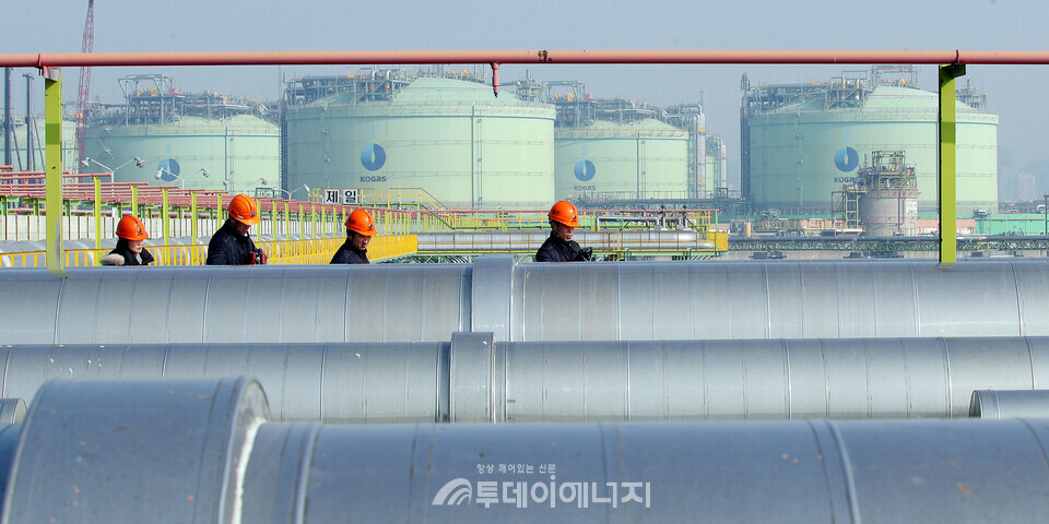 허종식 인천 LNG 인수기지 저장탱크 가스 누출, 5년째 가동 중지 사실 쉬쉬