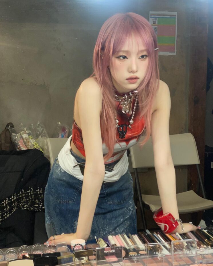 핑크 헤어에 어울리는 메이크업