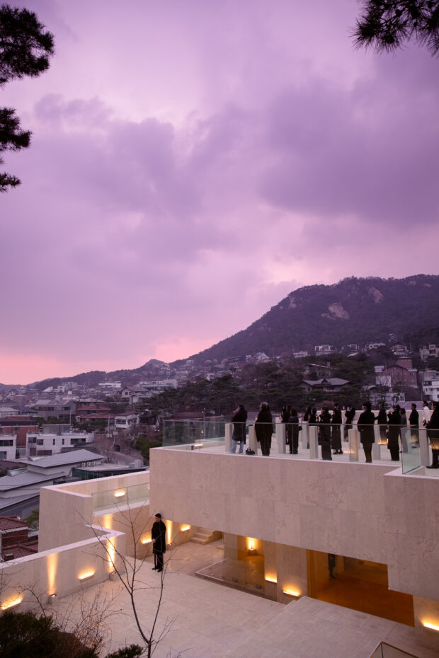 북한산을 마주한 돔 페리뇽 로제 빈티지 2009
