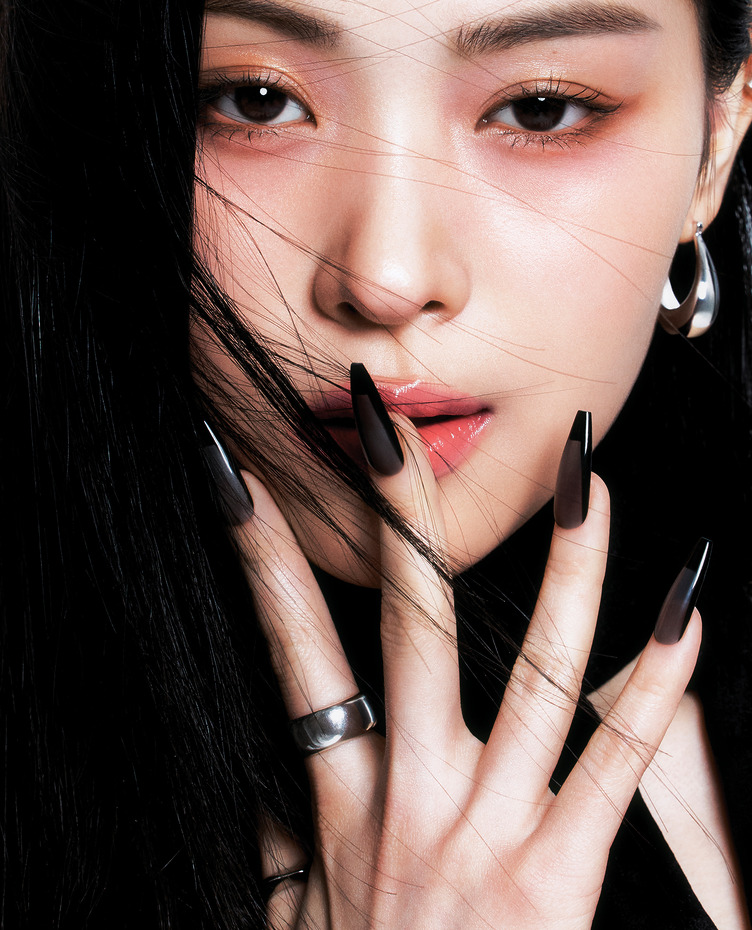 류진과 톰 포드 뷰티의 관능적인 만남