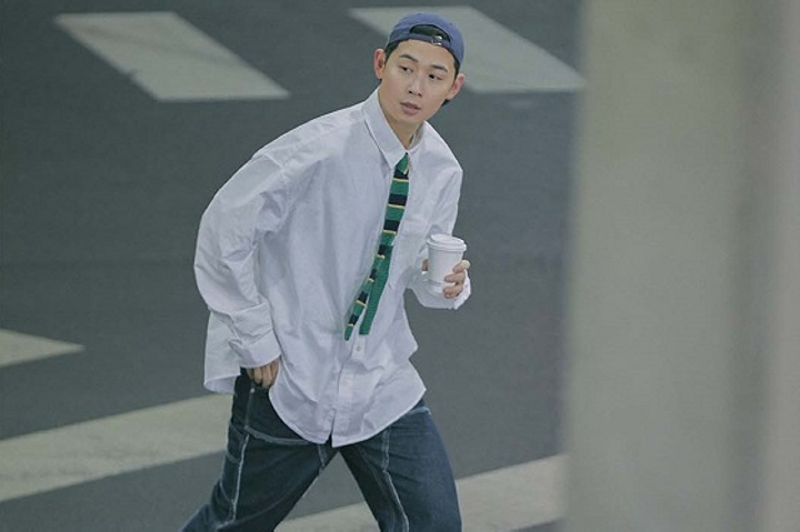 시티보이룩에 포인트를 주기 좋은 신발