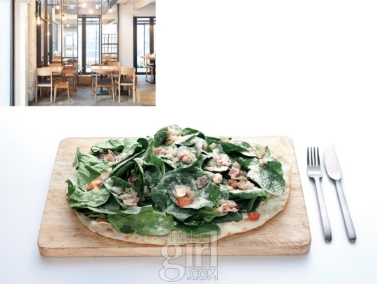 부풀리지 않은 빵 플랫 브레드가 맛있는 테이스팅 룸 & 셰프 지 101