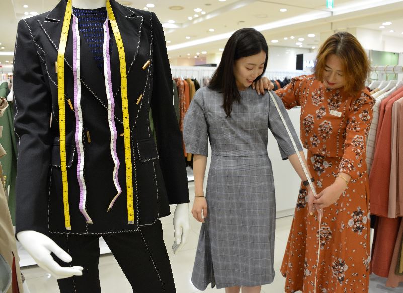 롯데백화점 동래점, 자신의 개성과 차별화 돋보이는 커스터마이징 서비스 전개