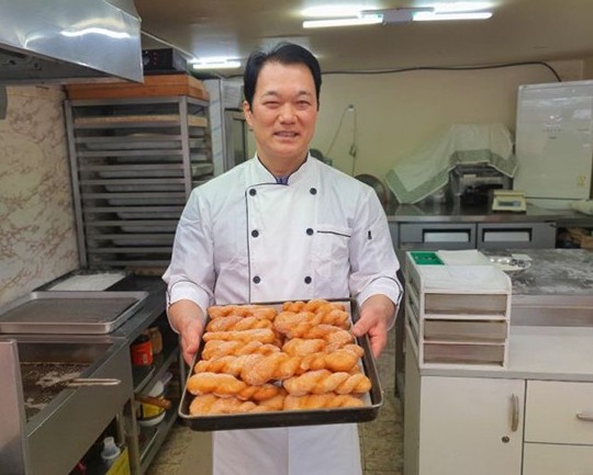 생활의 달인 서울 칼국수 달인, 부산 꽈배기 달인, 젓가락 던지기 달인 등 출연