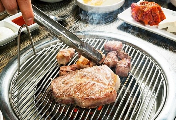 [창업Story] 앞서가는 고깃집창업...연탄갈비전문점 ‘도둑고기’