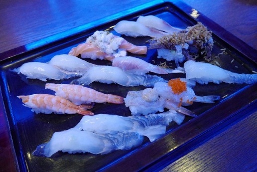 서면 맛집 더스시 최상급 초밥요리 독특한 컨셉으로 인기.