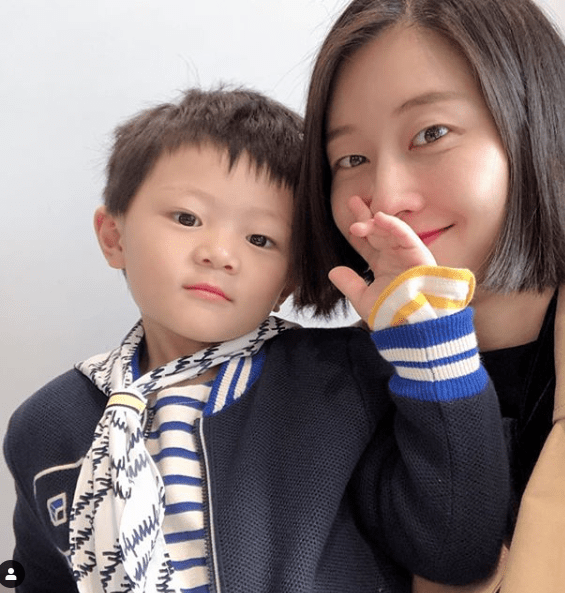모전자전 이현이, 훈훈한 아들과 다정한 한 컷