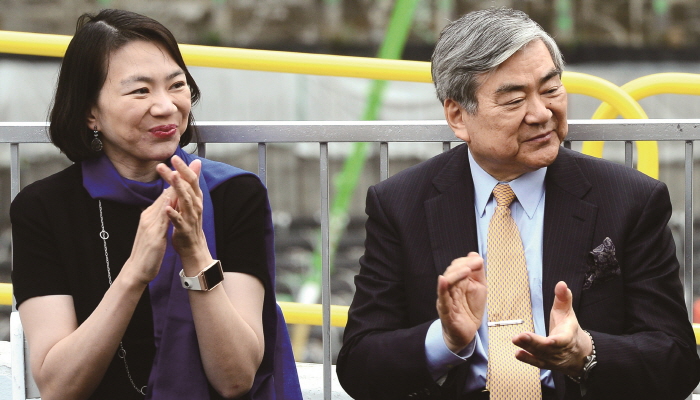[윤영걸의 有口有言] 조씨 가문과 록펠러 헌장