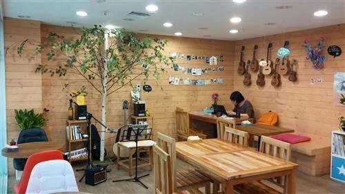 [PLACE] 카페의 감성변신, 우쿨렐레 카페 ‘알로하’