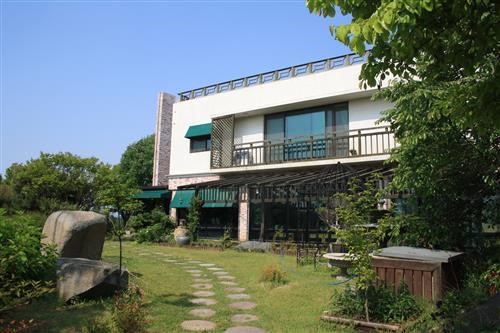 자신감으로 로스팅하는 커피전문점 ‘STEEZE’